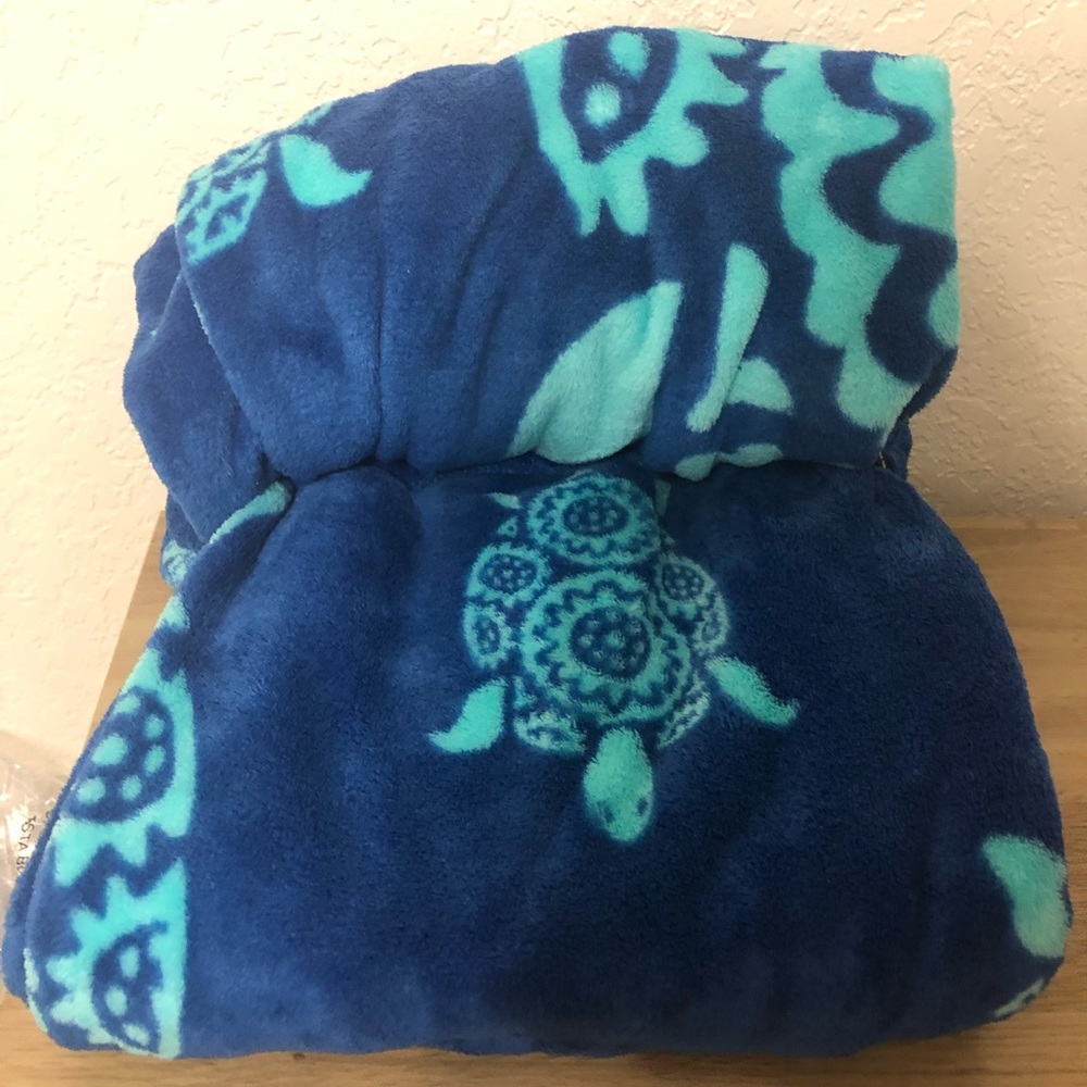 Vera Bradley Throw Blanket - Picture 2 of 2